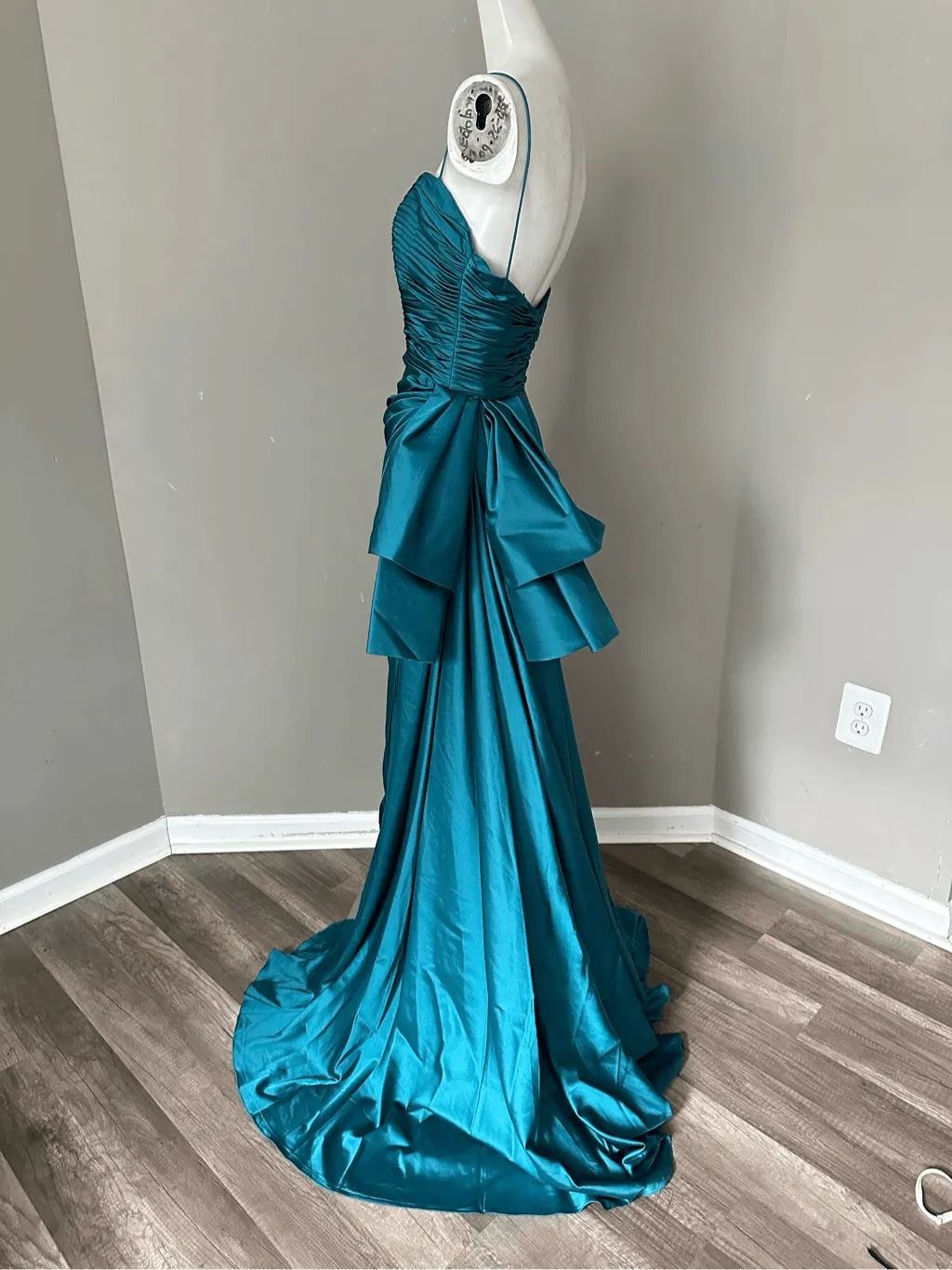 Spaghetti Straps Tea Prom Gown Cut Out Side Bow Gown lpk933